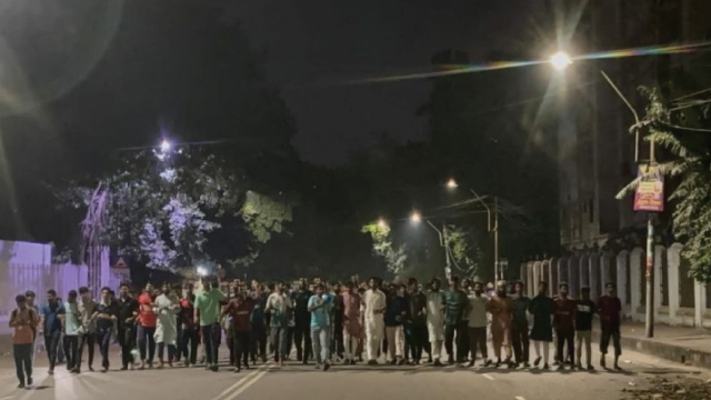বুয়েট শিক্ষার্থী শ্রীশান্তের শাস্তির দাবিতে ঢাবিতে বিক্ষোভ মিছিল