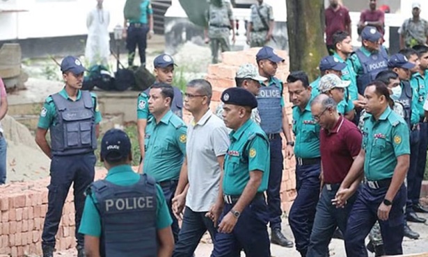 অভিযুক্ত ১৫ সেনা কর্মকর্তাকে ট্রাইব্যুনালে হাজির করার তারিখ পেছাল