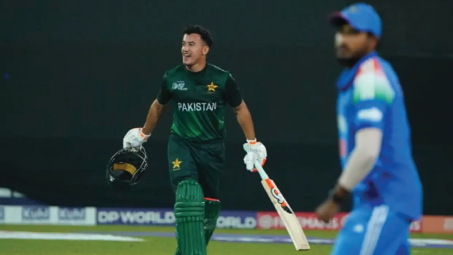 ভারতকে উড়িয়ে সেমিফাইনালে পাকিস্তান