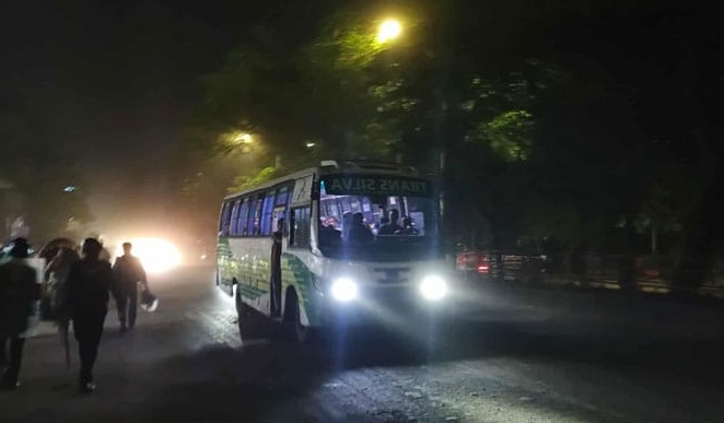 আইনশৃঙ্খলা বাহিনীর নিয়ন্ত্রণে ধানমন্ডি ৩২, যান চলাচল স্বাভাবিক