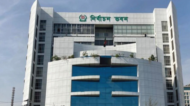 কালো টাকা-লুটের অস্ত্র নির্বাচনের জন্য হুমকি হতে পারে বলছেন বিশ্লেষকরা