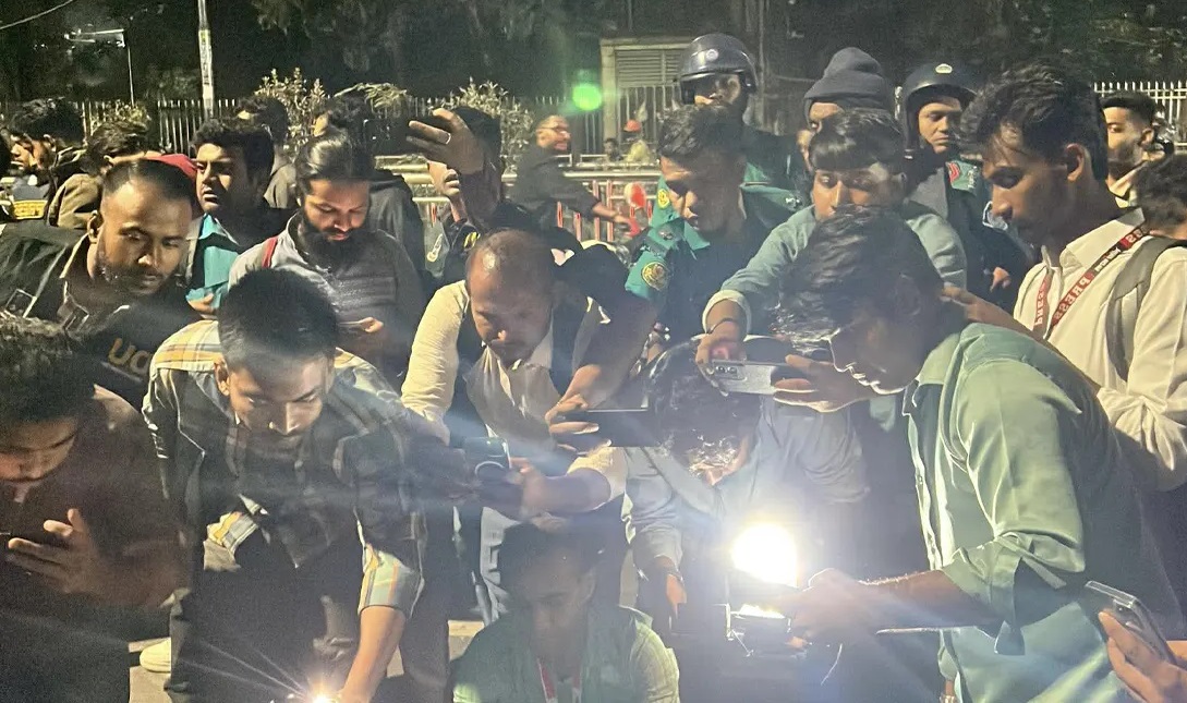 ঢাকা বিশ্ববিদ্যালয়ে ককটেল বিস্ফোরণ