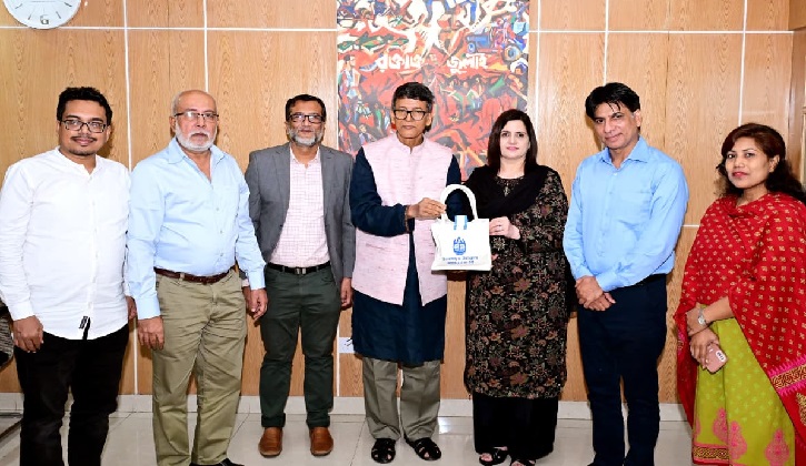 চবি উপাচার্যের সঙ্গে পাকিস্তানের দুই প্রফেসরের সৌজন্য সাক্ষাৎ