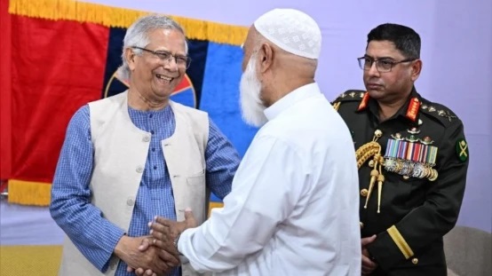 প্রধান উপদেষ্টার সঙ্গে জামায়াত আমিরের সৌজন্য বিনিময়