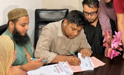 কুমিল্লা-৪ আসনে এনসিপির মনোনয়ন ফরম কিনলেন হাসনাত আবদুল্লাহ