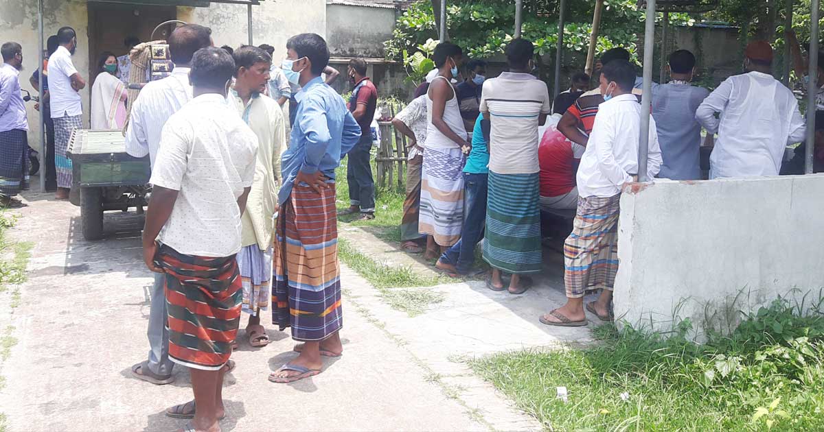 রসুন ক্ষেতে মুরগি যাওয়া নিয়ে চাচাতো ভাইয়ের হাতে যুবক খুন