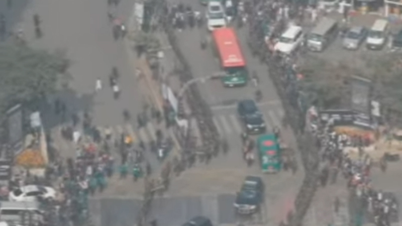 মানিক মিয়া অ্যাভিনিউয়ে নেয়া হচ্ছে খালেদা জিয়ার মরদেহ