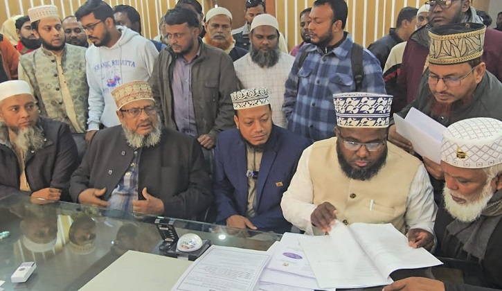 কুষ্টিয়া-৩ আসনে জামায়াত প্রার্থী মুফতি আমির হামজার মনোনয়নপত্র উত্তোলন