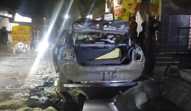 মশাল মিছিলকে কেন্দ্র করে বিএনপির দুই গ্রুপের সংঘর্ষ, গাড়ি ভাঙচুরসহ আহত ১০