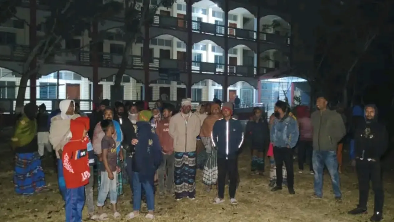 ঝিনাইদহে রাতের আঁধারে মাদ্রাসায় নিয়োগ পরীক্ষা