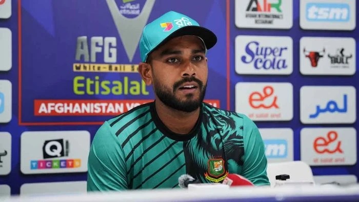 ‘সরকার আমাদের টাকা দেয় না, সরকারকে আমরা ট্যাক্স দিই’