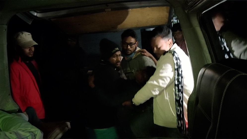 পাথরঘাটায় চায়ের দোকানে বাকবিতণ্ডার জেরে বিএনপি-জামায়াতের সংঘর্ষ